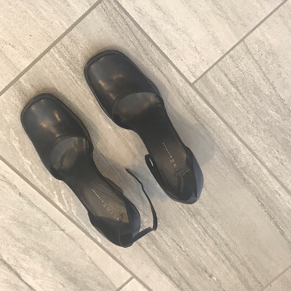 Shoes size 9 to 9.5